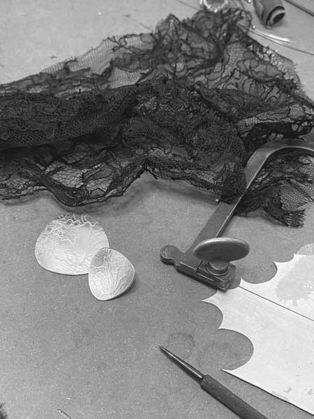 making pebble jewellery