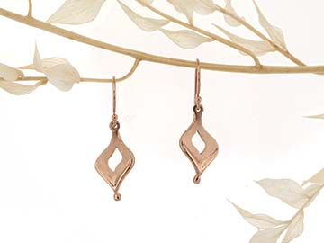 nicola bannerman Small 9ct yellow gold Dali hooks